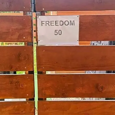 Freedom 50 * Pecs